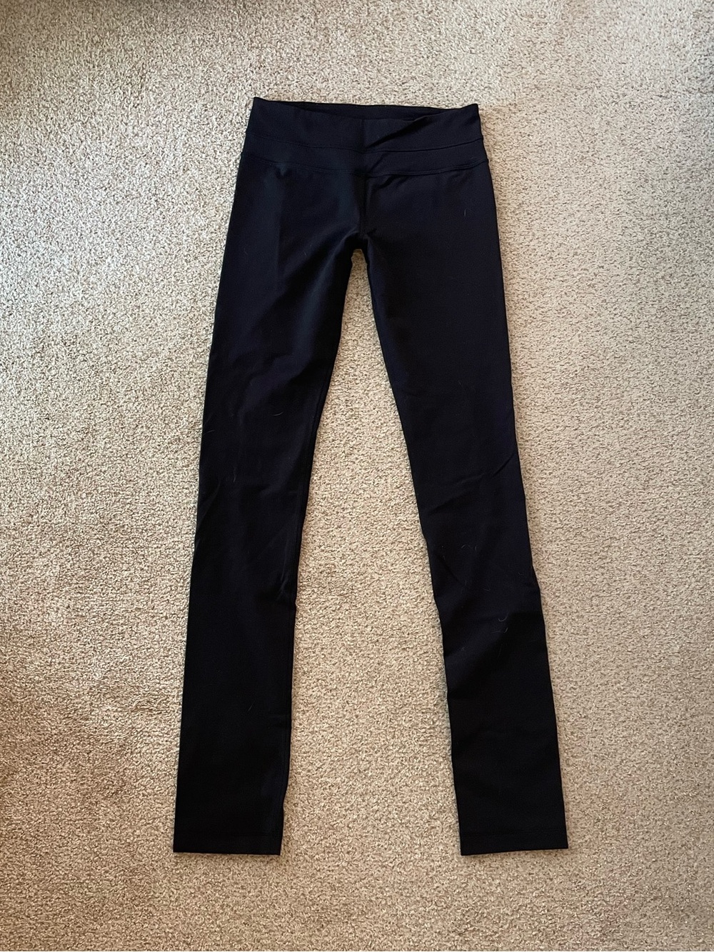 Lululemon black skinny groove pants tights leggings size 4 luon